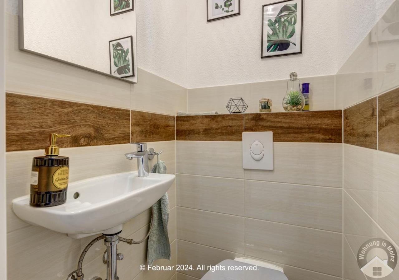 Schoene Wohnung In Beliebte Stadtteil Von מיינץ מראה חיצוני תמונה